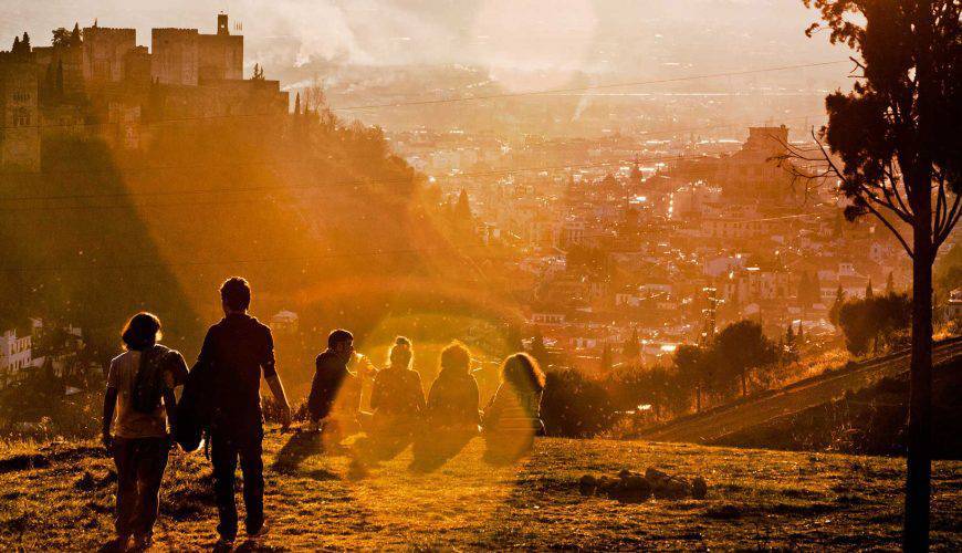 یک استراحت کنار دریا در لاگونا بیچ (A Seaside Reset in Laguna Beach)